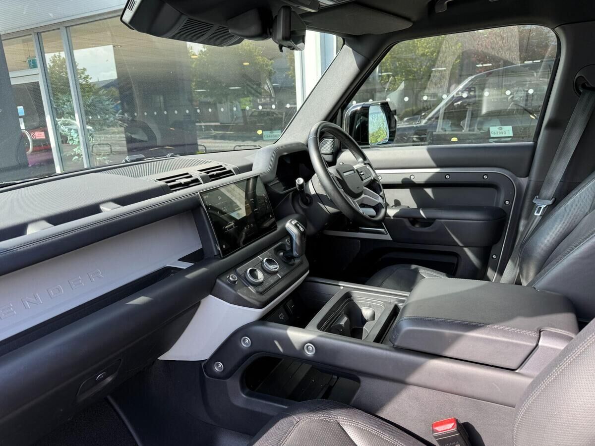 Land Rover Defender 110 Defender 110 Gallery Image