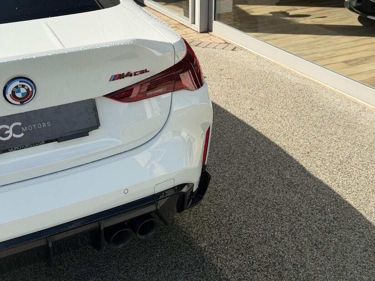 BMW M4 M4 Gallery Image