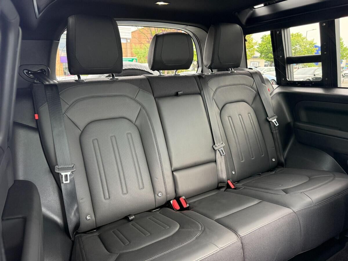 Land Rover Defender 90 Defender 90 Gallery Image