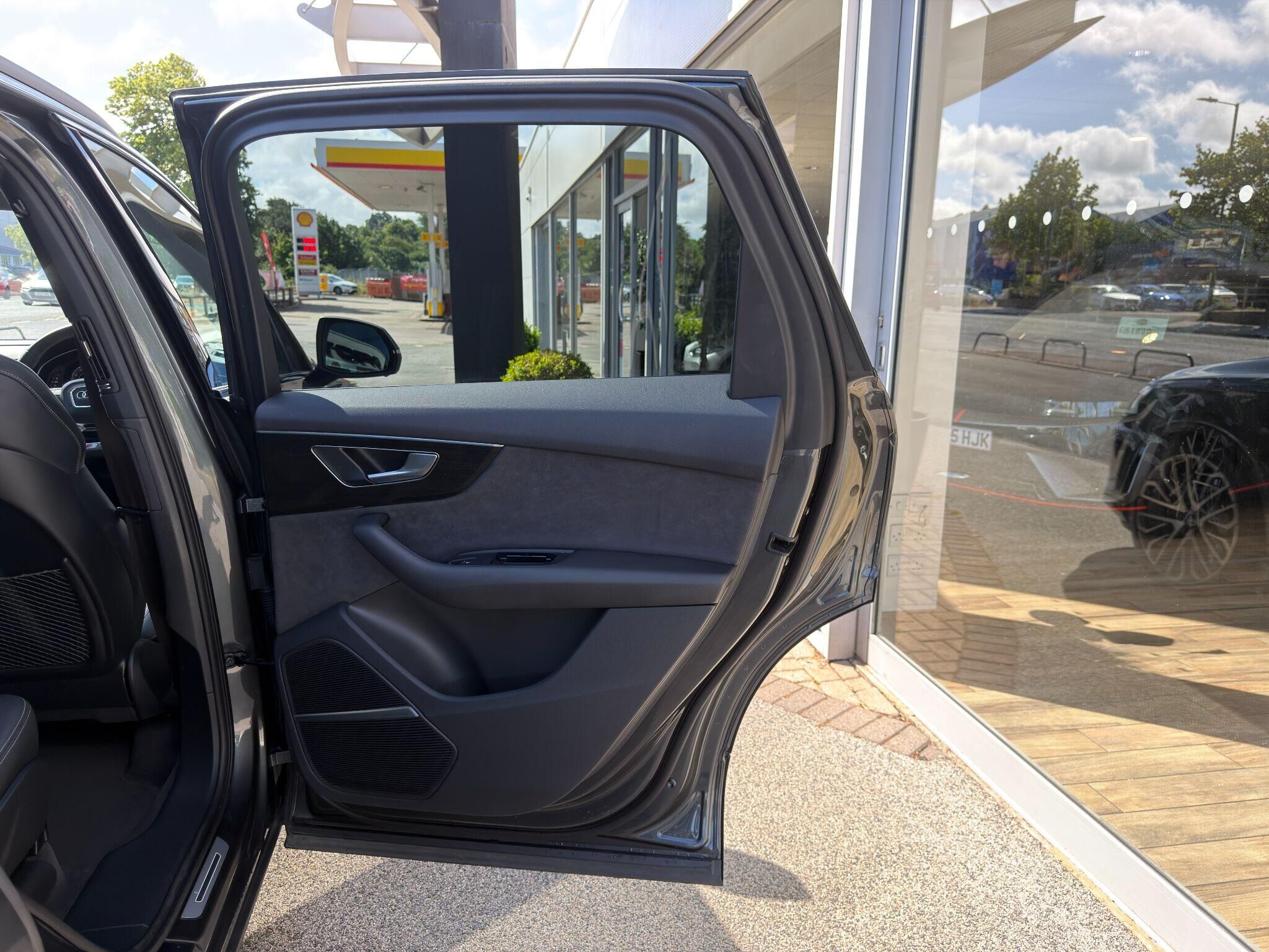 Audi SQ7 SQ7 Gallery Image