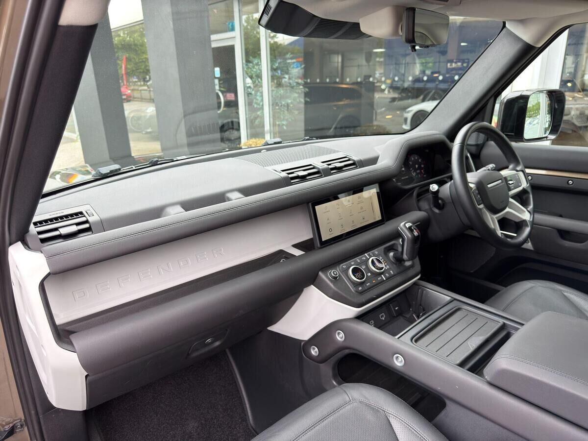 Land Rover Defender 90 Defender 90 Gallery Image