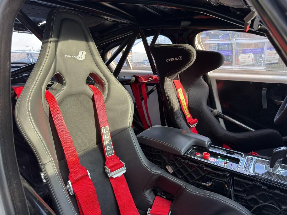 Jaguar XE XE Gallery Image