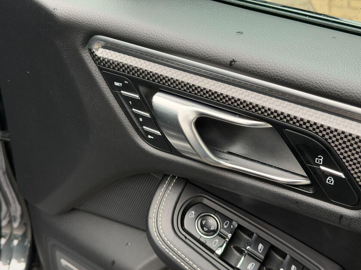 Porsche Macan Macan Gallery Image