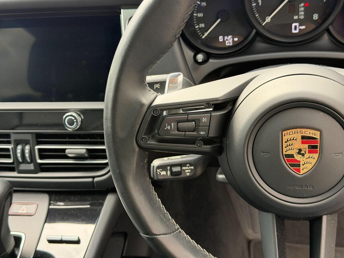 Porsche Macan Macan Gallery Image