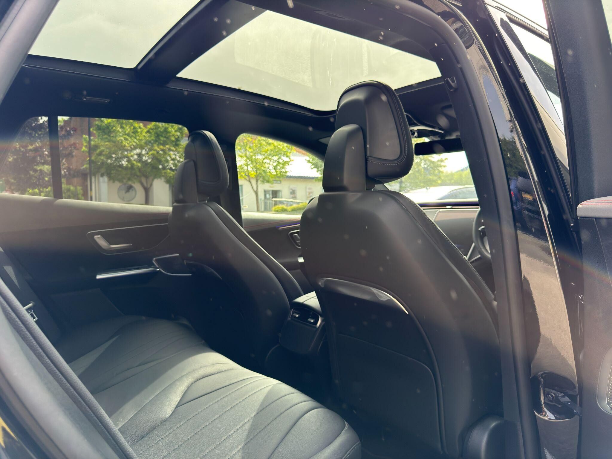 Mercedes-Benz EQE EQE Gallery Image