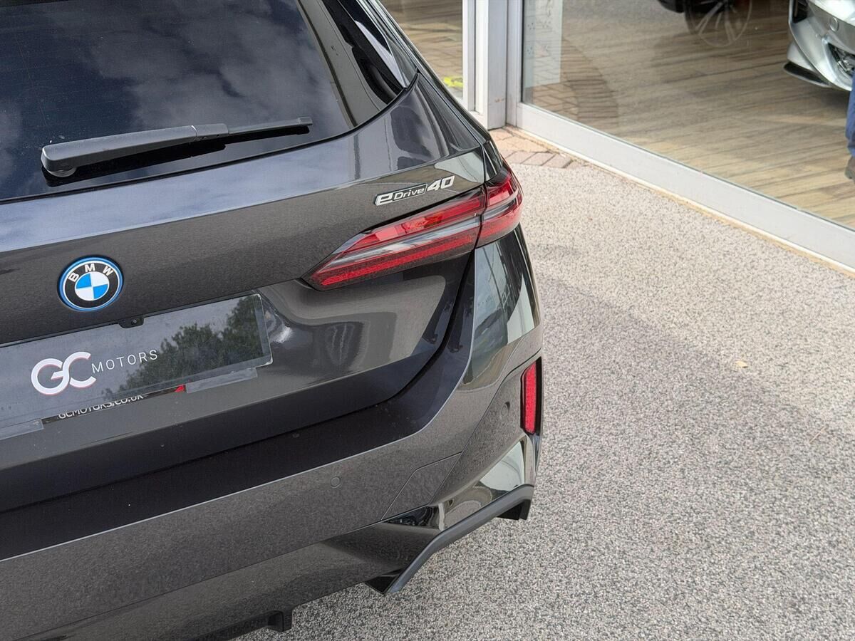 BMW i5 i5 Gallery Image