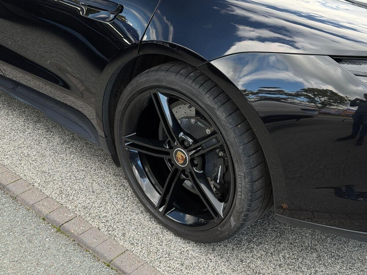Porsche Taycan Taycan Gallery Image