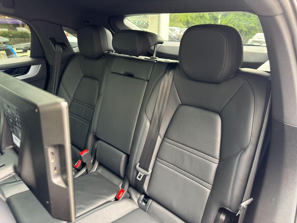 Porsche Cayenne Cayenne Gallery Image