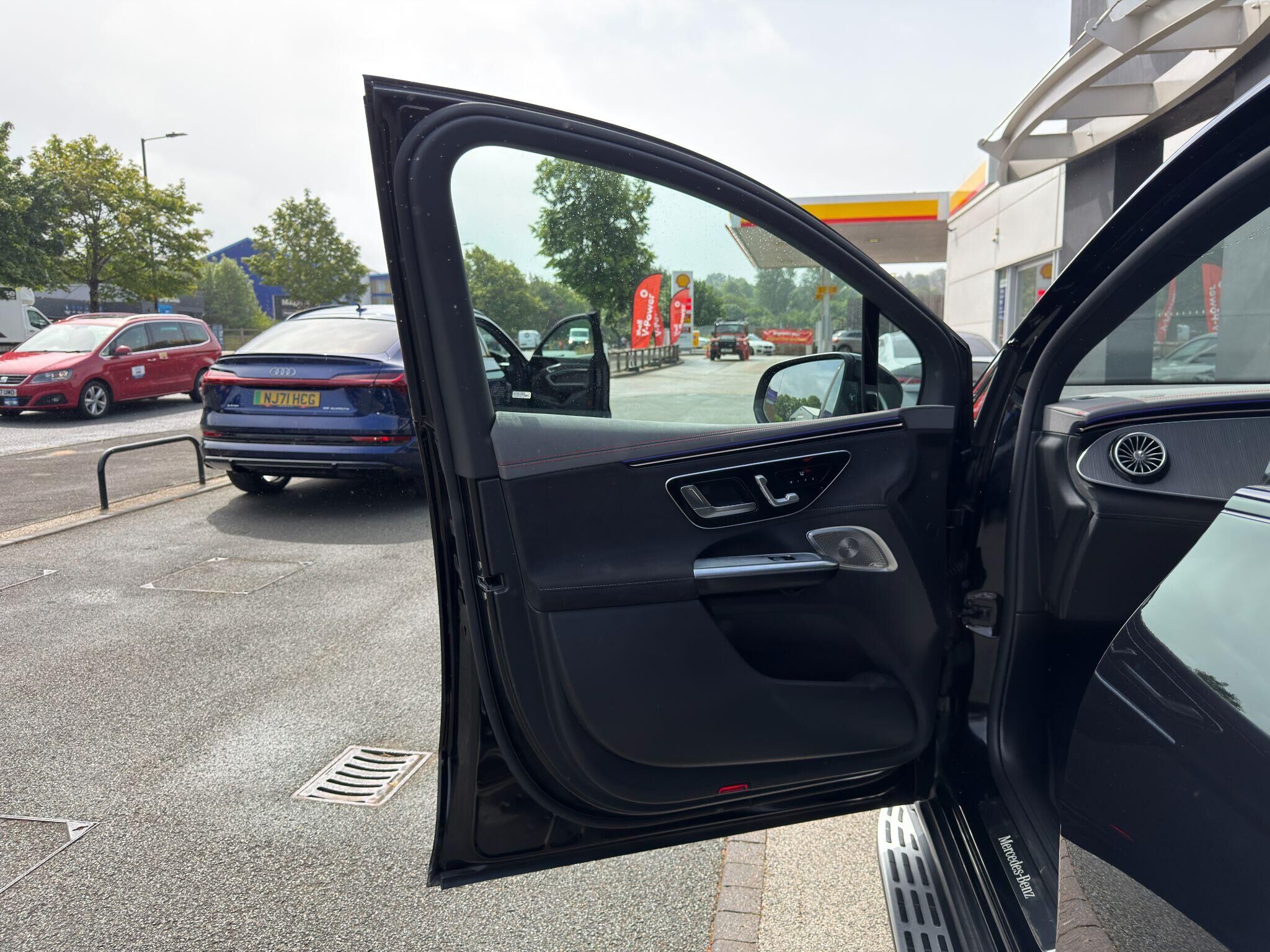 Mercedes-Benz EQE EQE Gallery Image