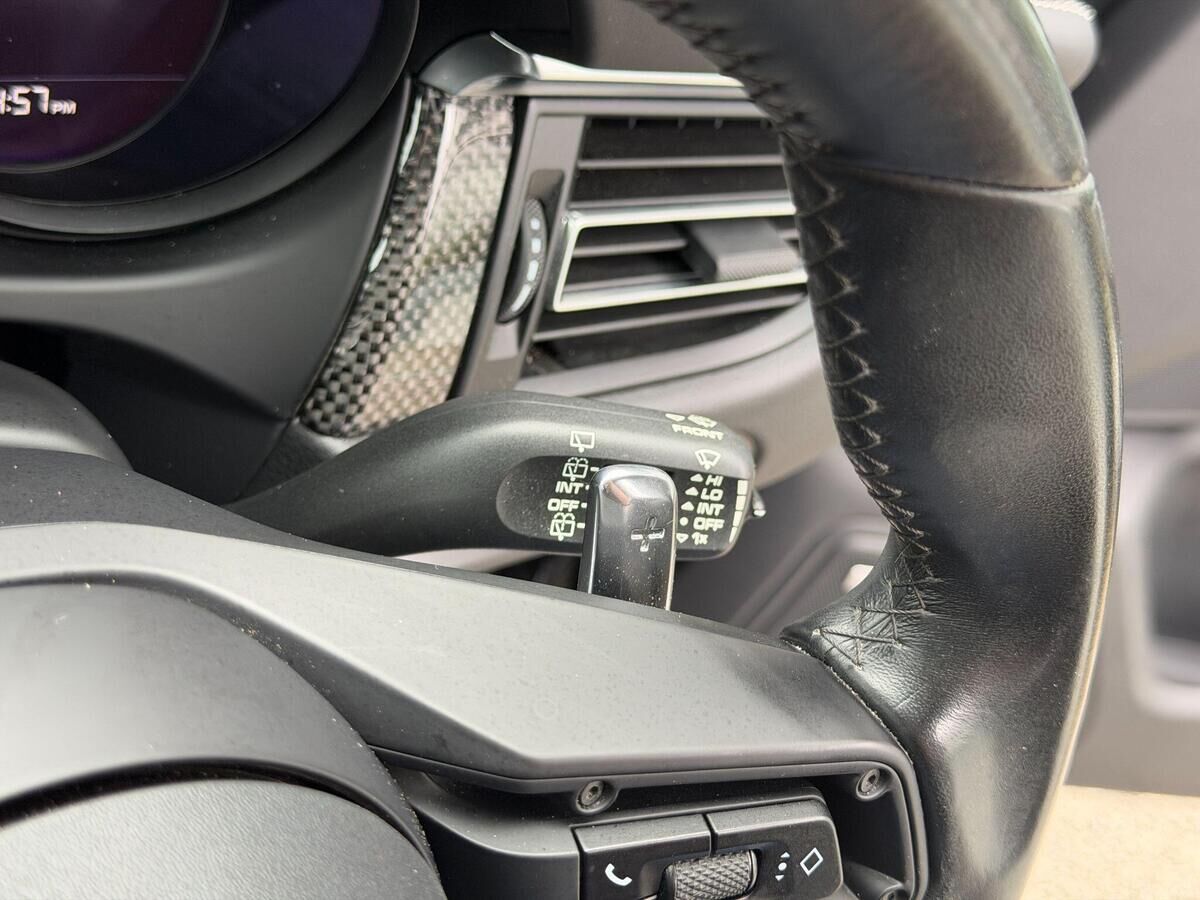 Porsche Macan Macan Gallery Image