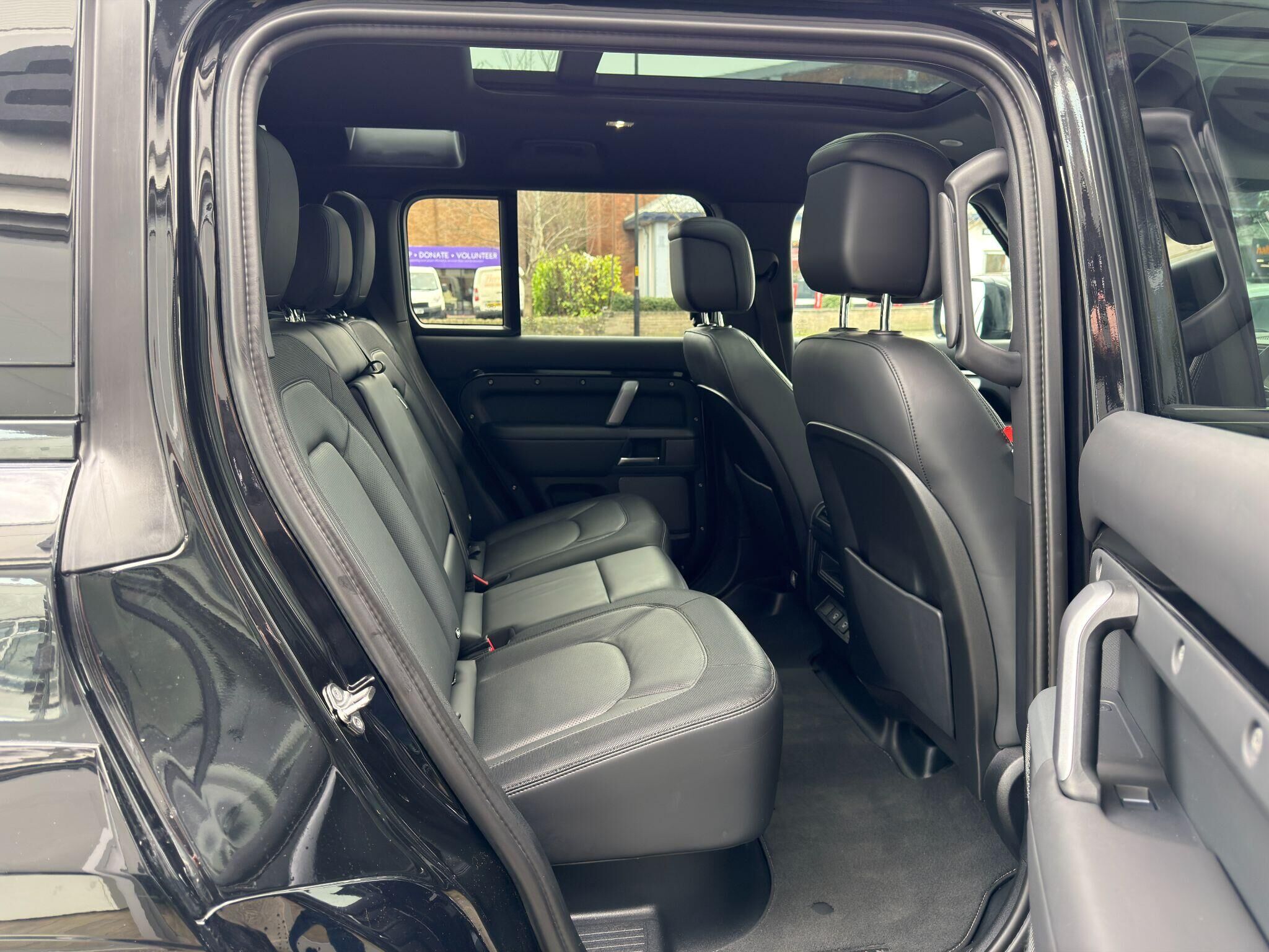 Land Rover Defender 110 Defender 110 Gallery Image