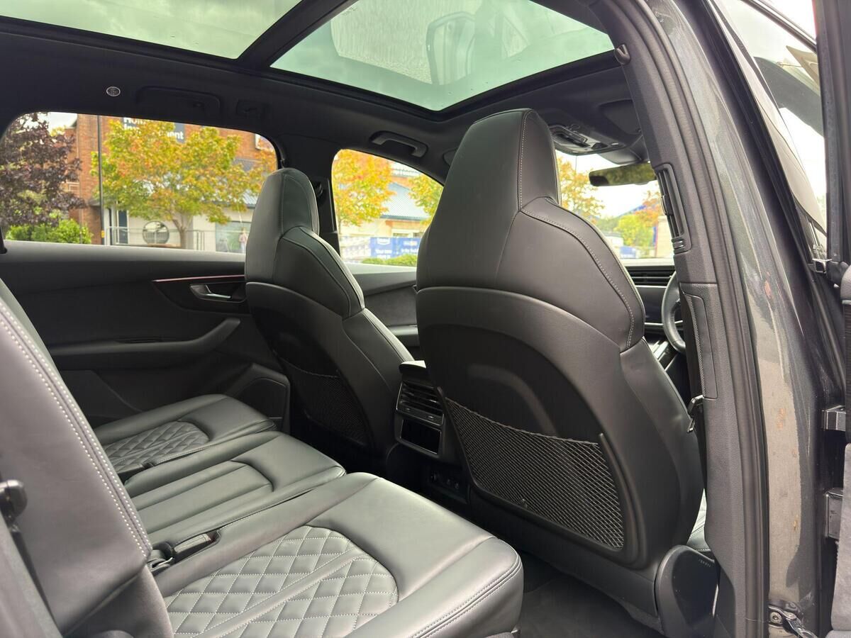 Audi SQ7 SQ7 Gallery Image
