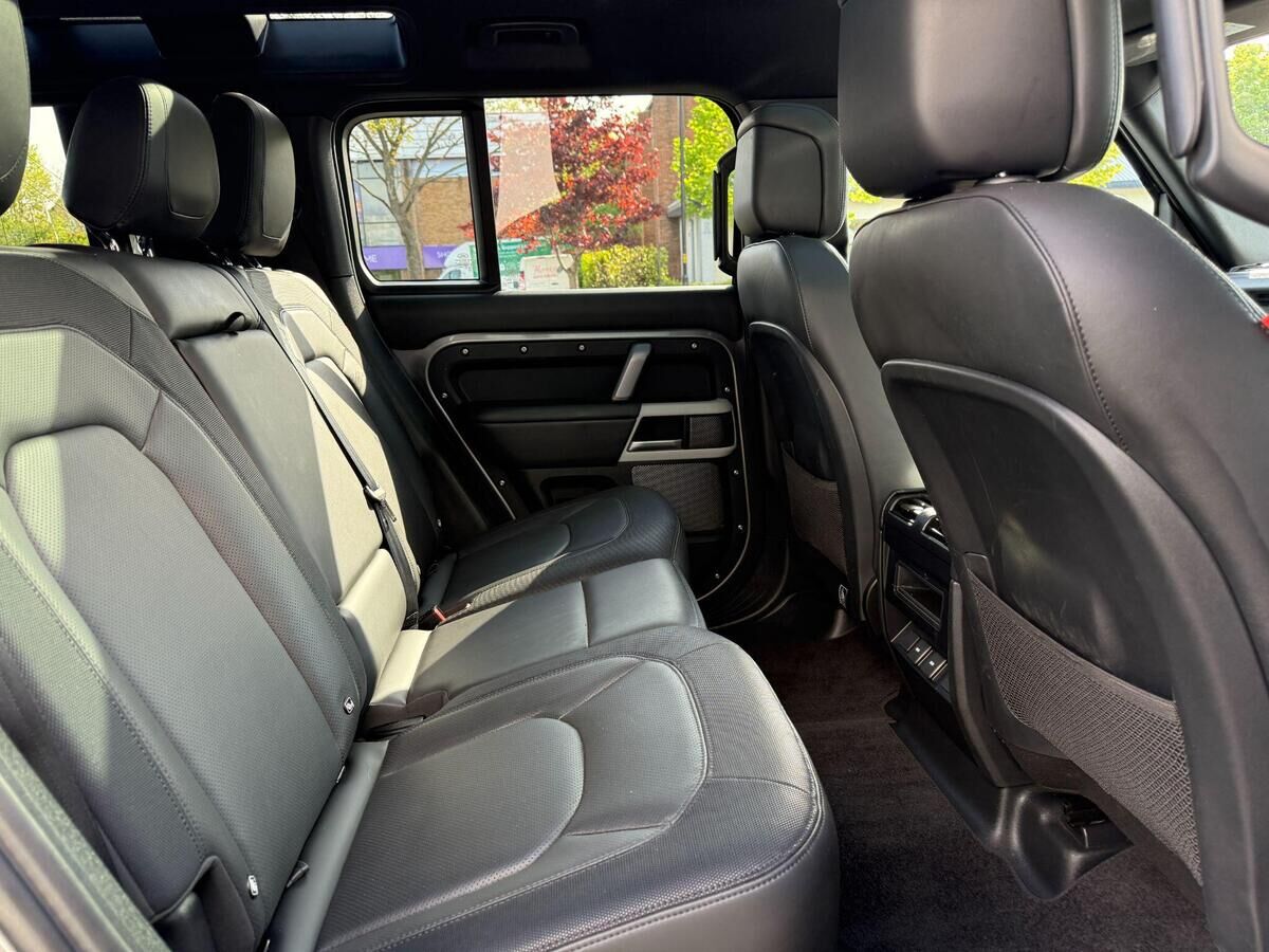 Land Rover Defender 110 Defender 110 Gallery Image