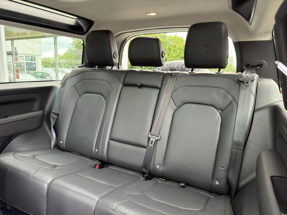 Land Rover Defender 90 Defender 90 Gallery Image