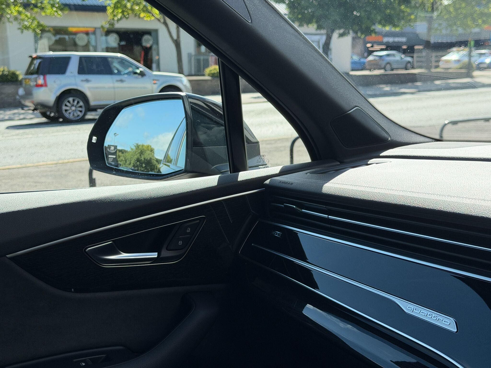 Audi SQ7 SQ7 Gallery Image