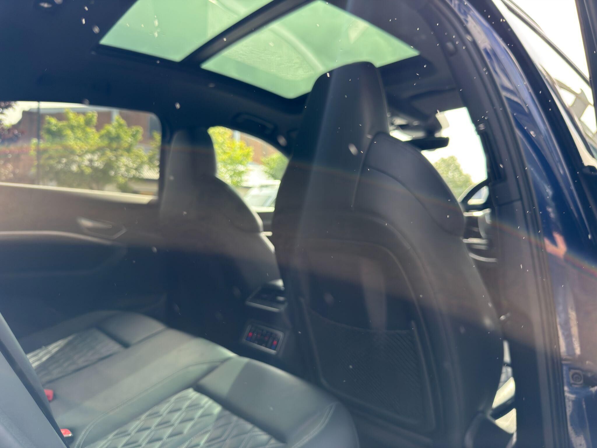 Audi e-tron e-tron Gallery Image