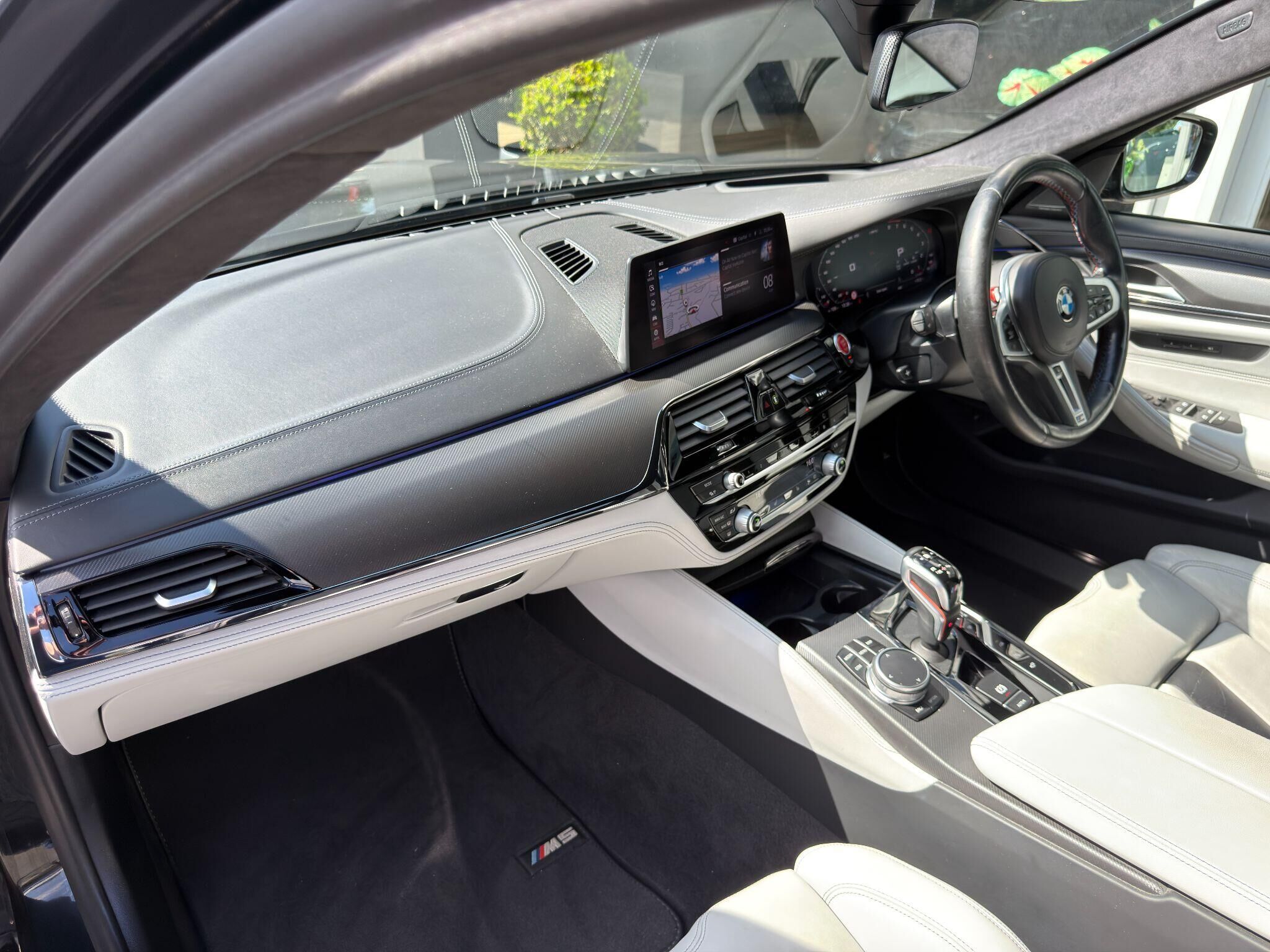BMW M5 M5 Gallery Image
