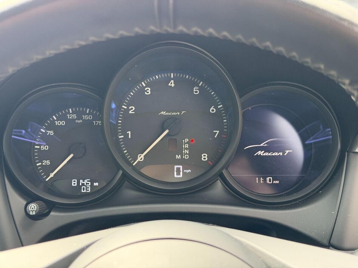 Porsche Macan Macan Gallery Image