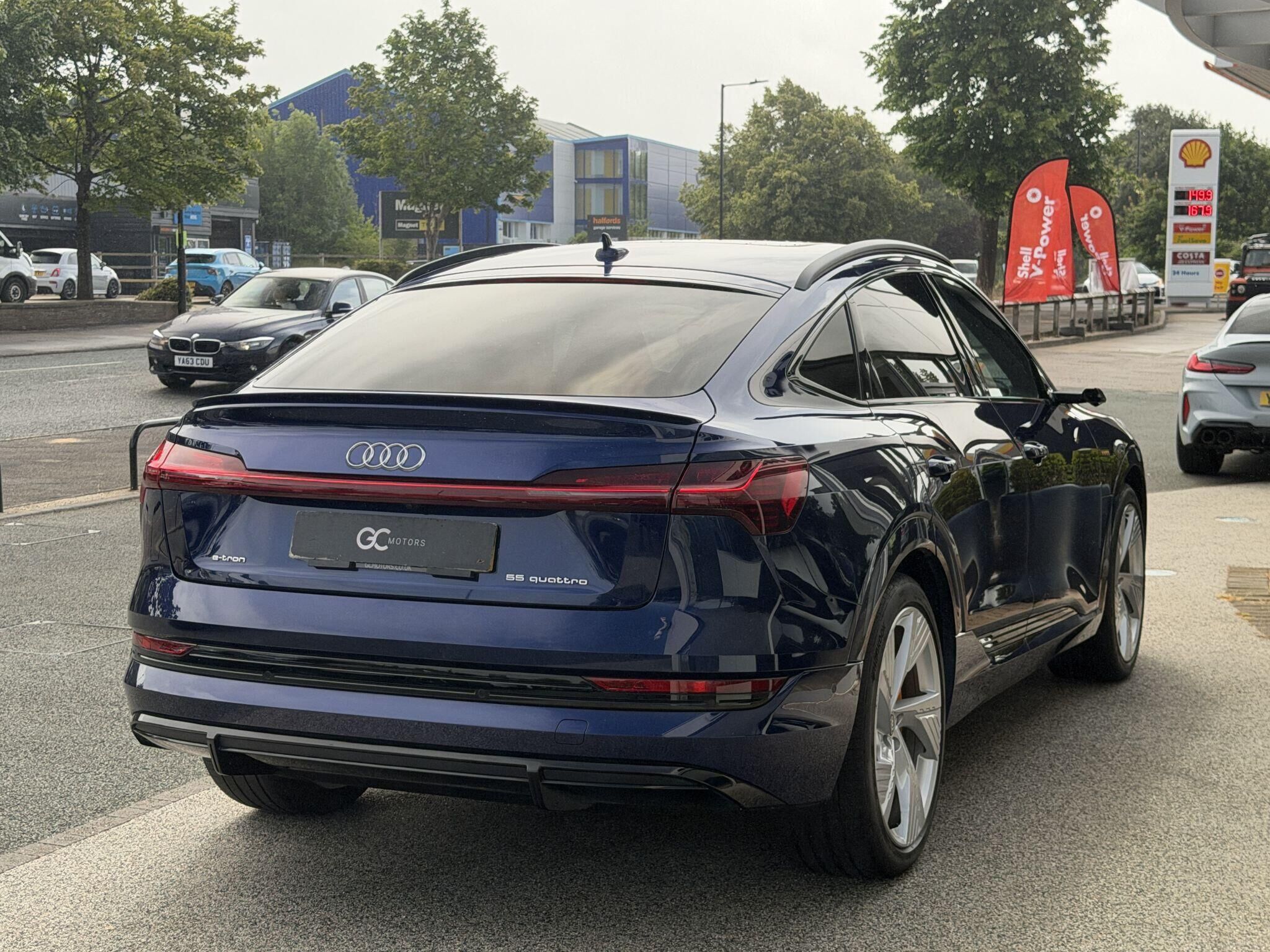 Audi e-tron e-tron Gallery Image
