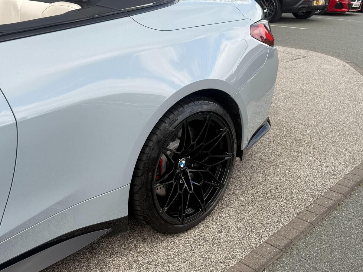 BMW M4 M4 Gallery Image