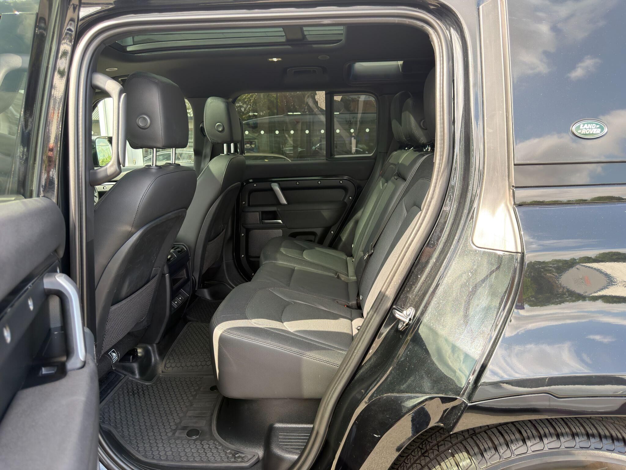 Land Rover Defender 110 Defender 110 Gallery Image