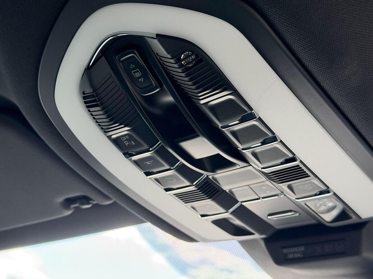 Porsche Macan Macan Gallery Image