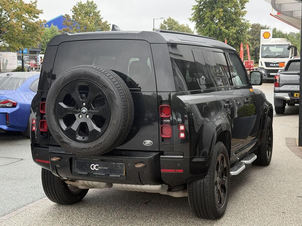 Land Rover Defender 110 Defender 110 Gallery Image