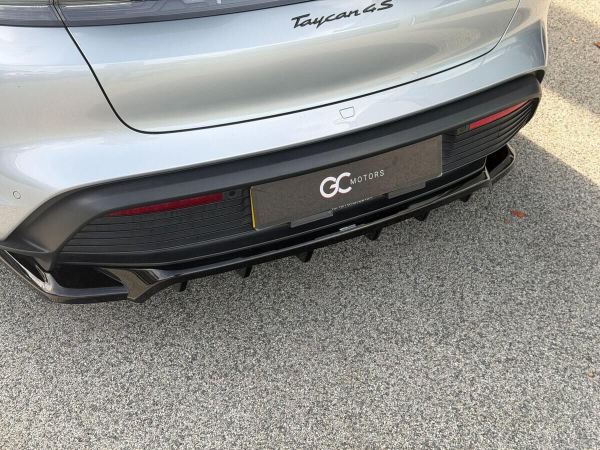 Porsche Taycan Taycan Gallery Image