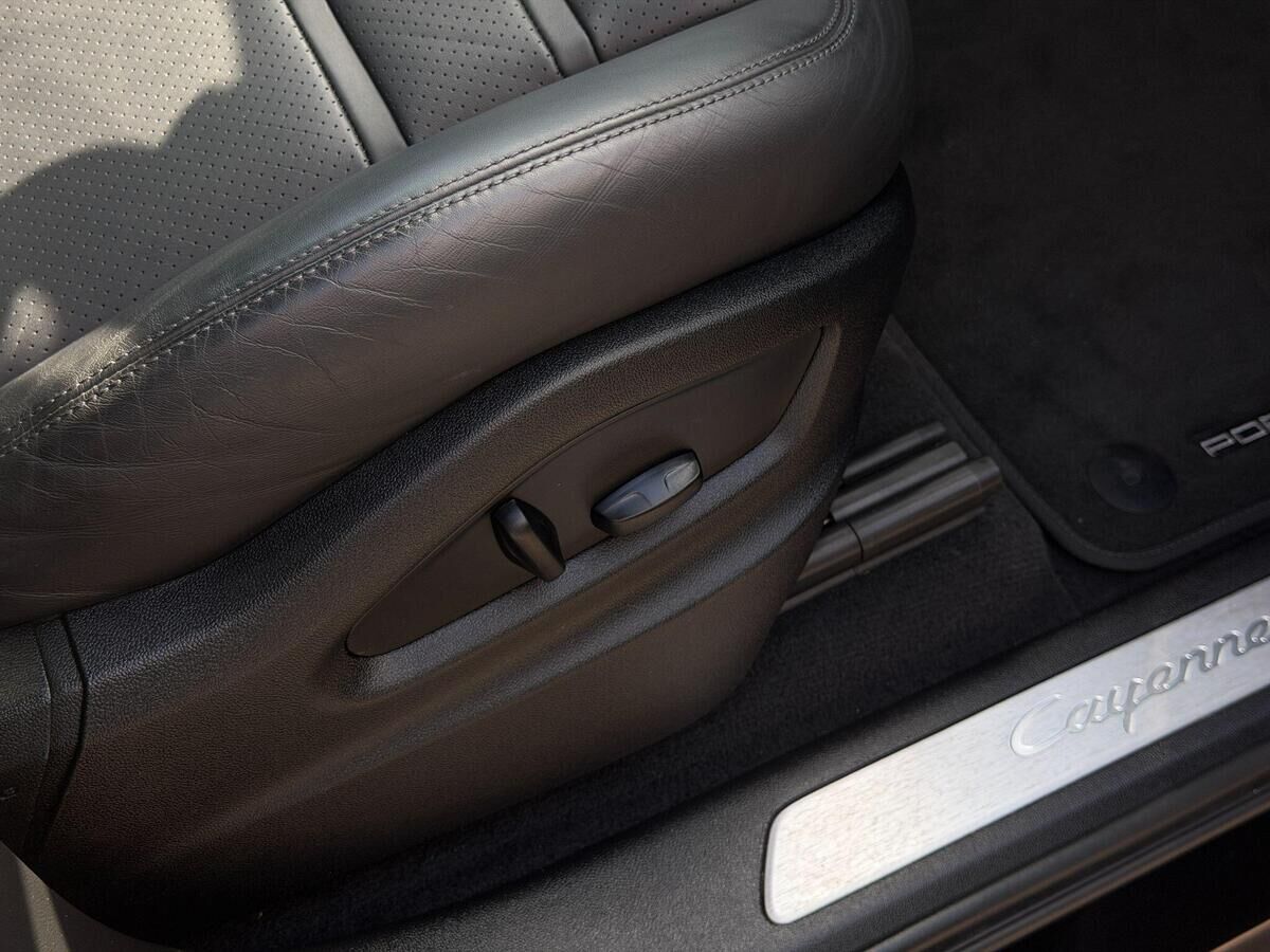 Porsche Cayenne Cayenne Gallery Image