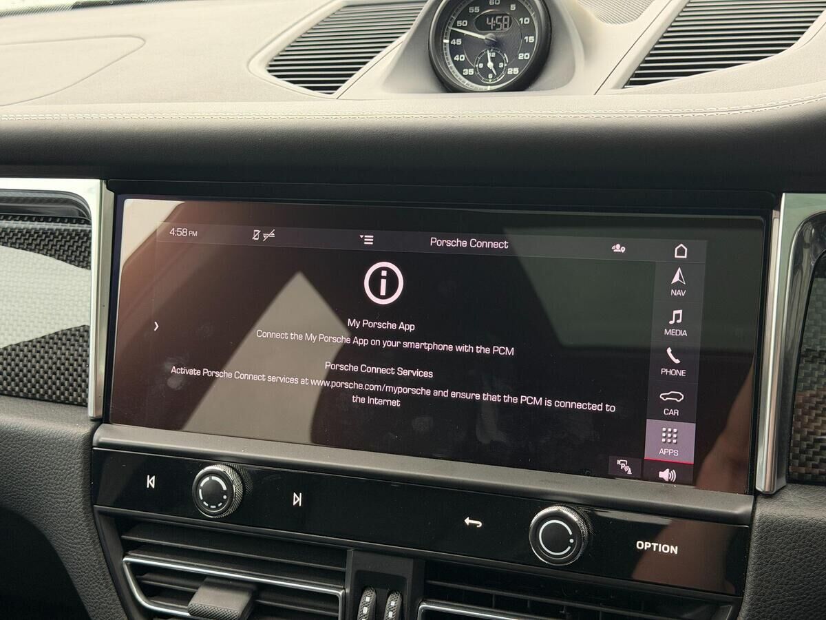 Porsche Macan Macan Gallery Image
