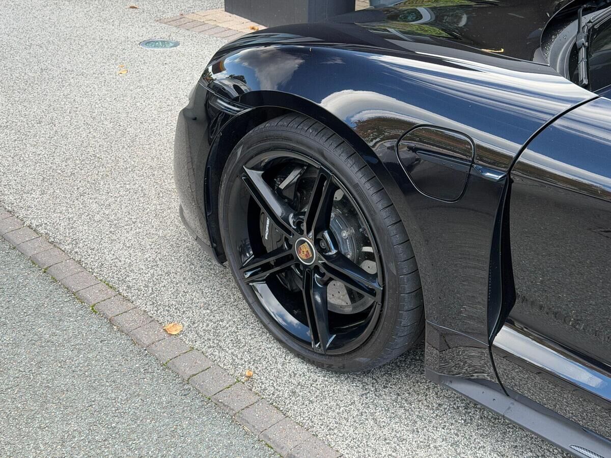Porsche Taycan Taycan Gallery Image