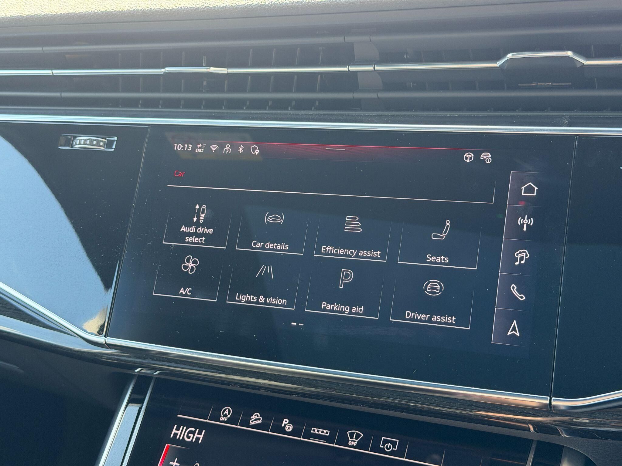 Audi SQ7 SQ7 Gallery Image