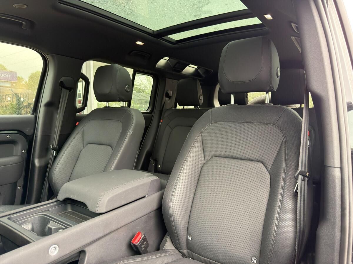 Land Rover Defender 110 Defender 110 Gallery Image