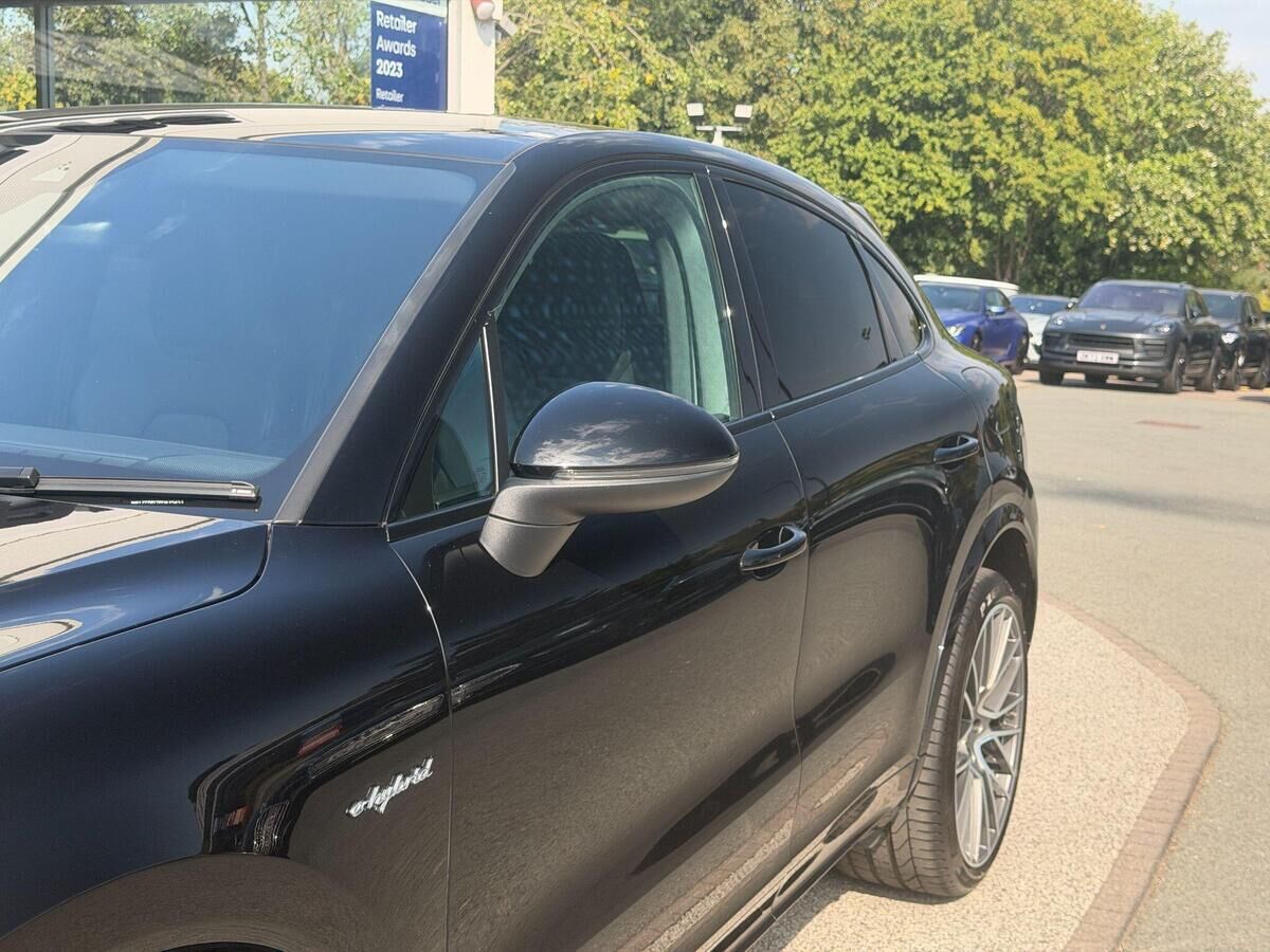 Porsche Cayenne Cayenne Gallery Image