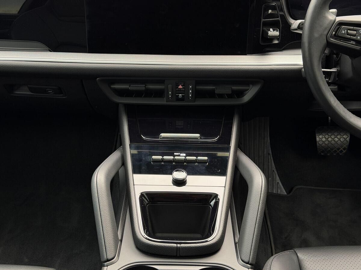 Porsche Cayenne Cayenne Gallery Image