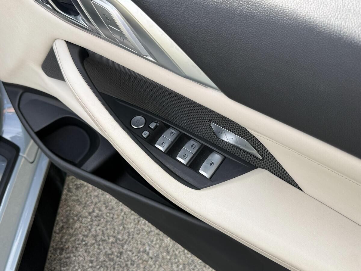 BMW M4 M4 Gallery Image