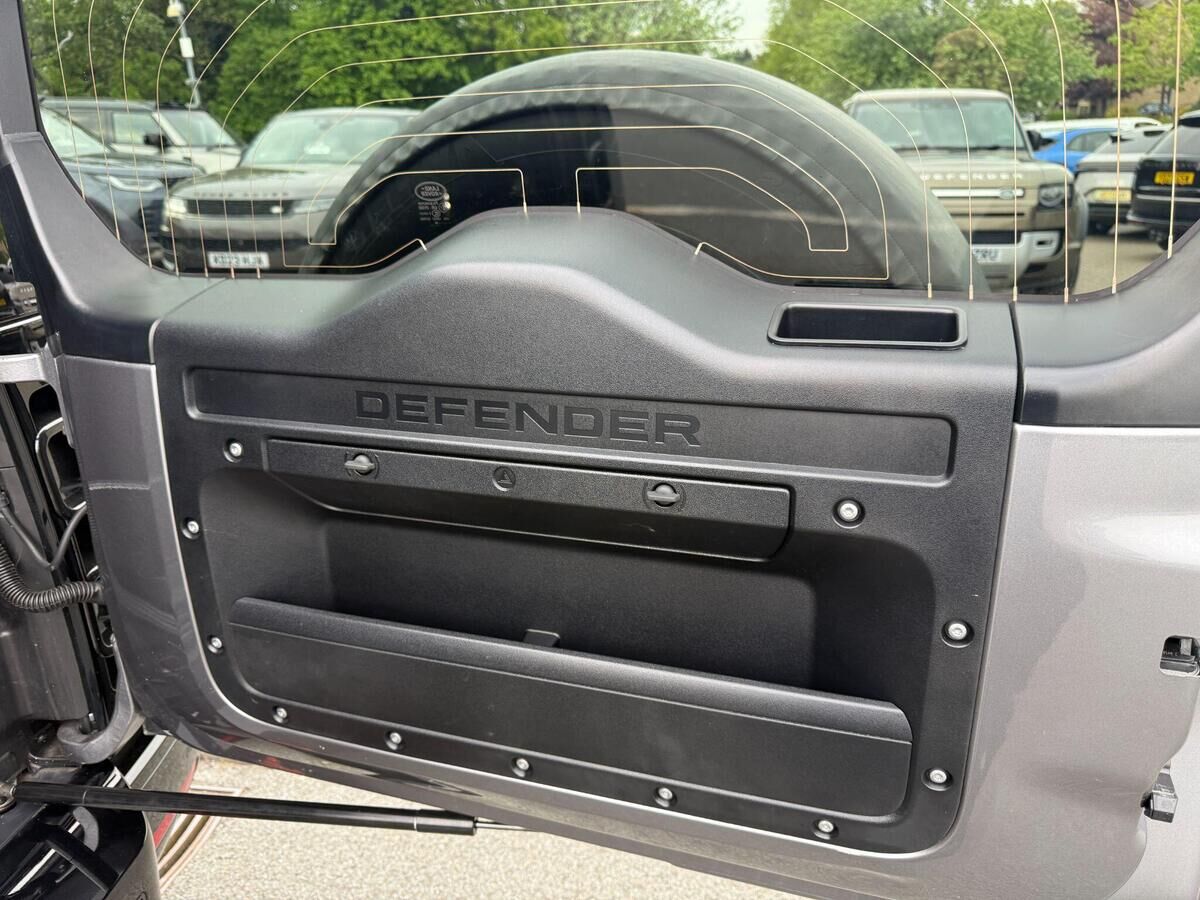 Land Rover Defender 90 Defender 90 Gallery Image