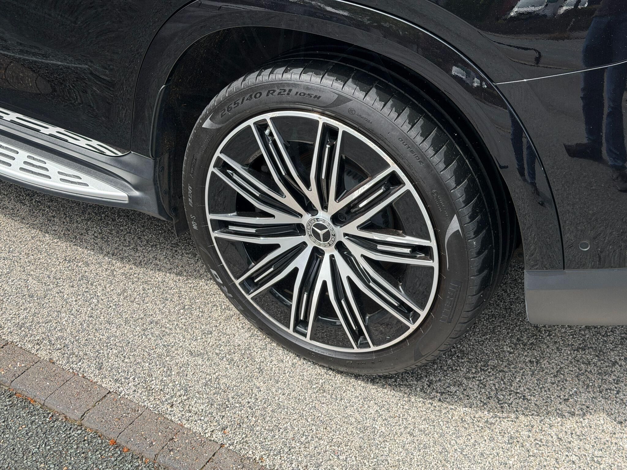 Mercedes-Benz EQE EQE Gallery Image