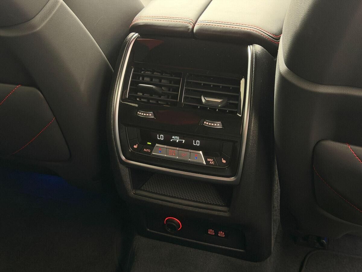 BMW XM XM Gallery Image