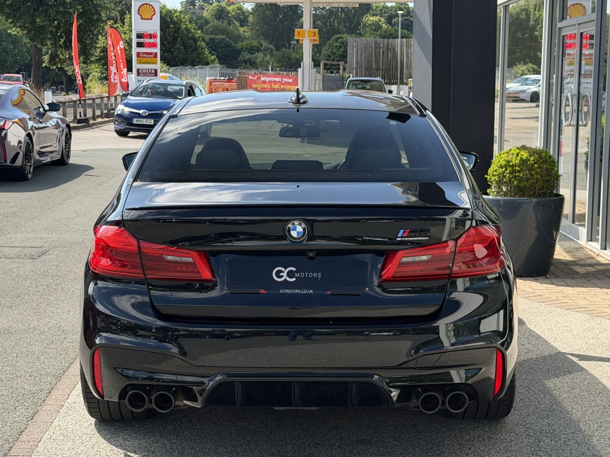 BMW M5 M5 Gallery Image