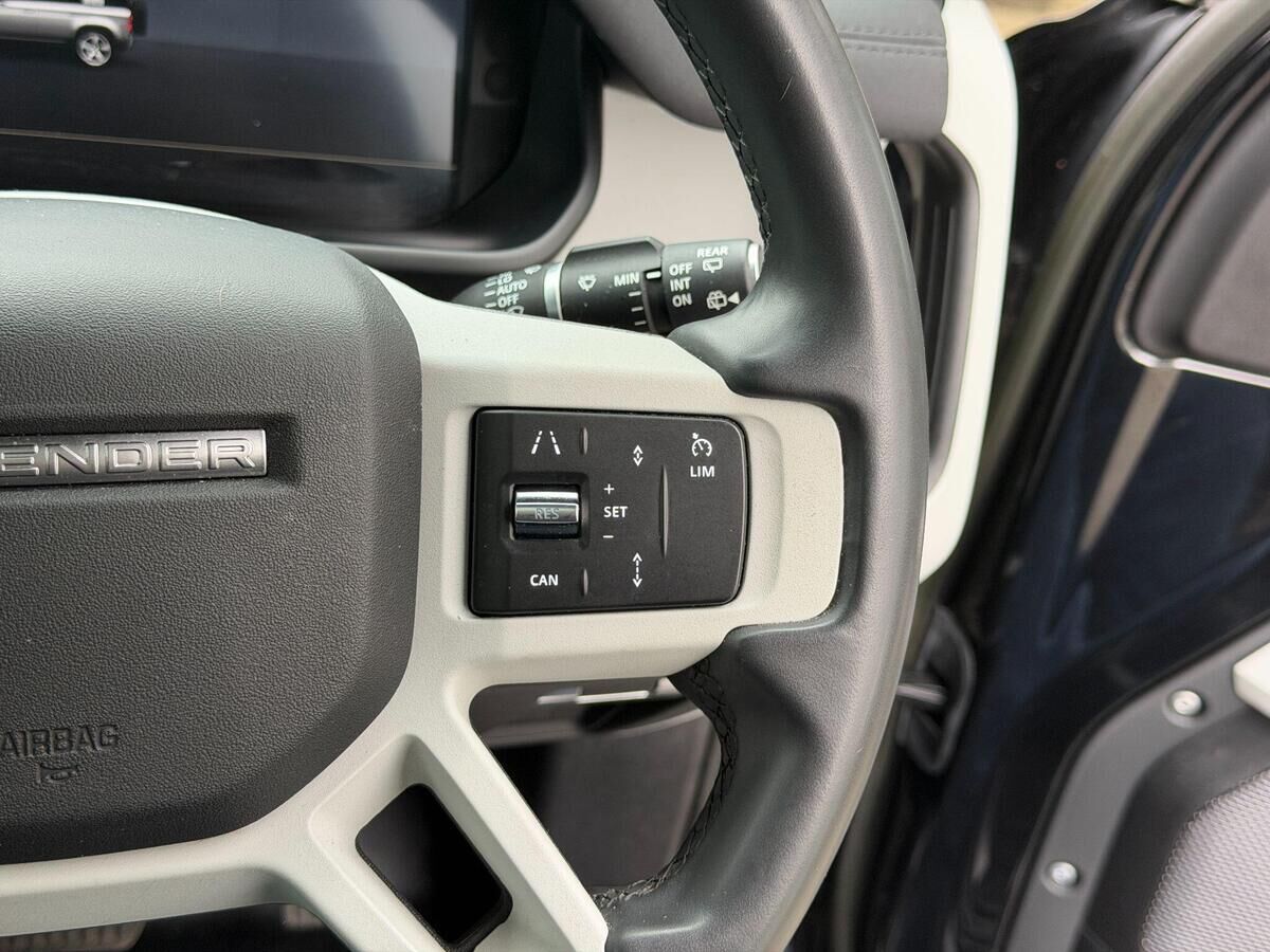 Land Rover Defender 110 Defender 110 Gallery Image