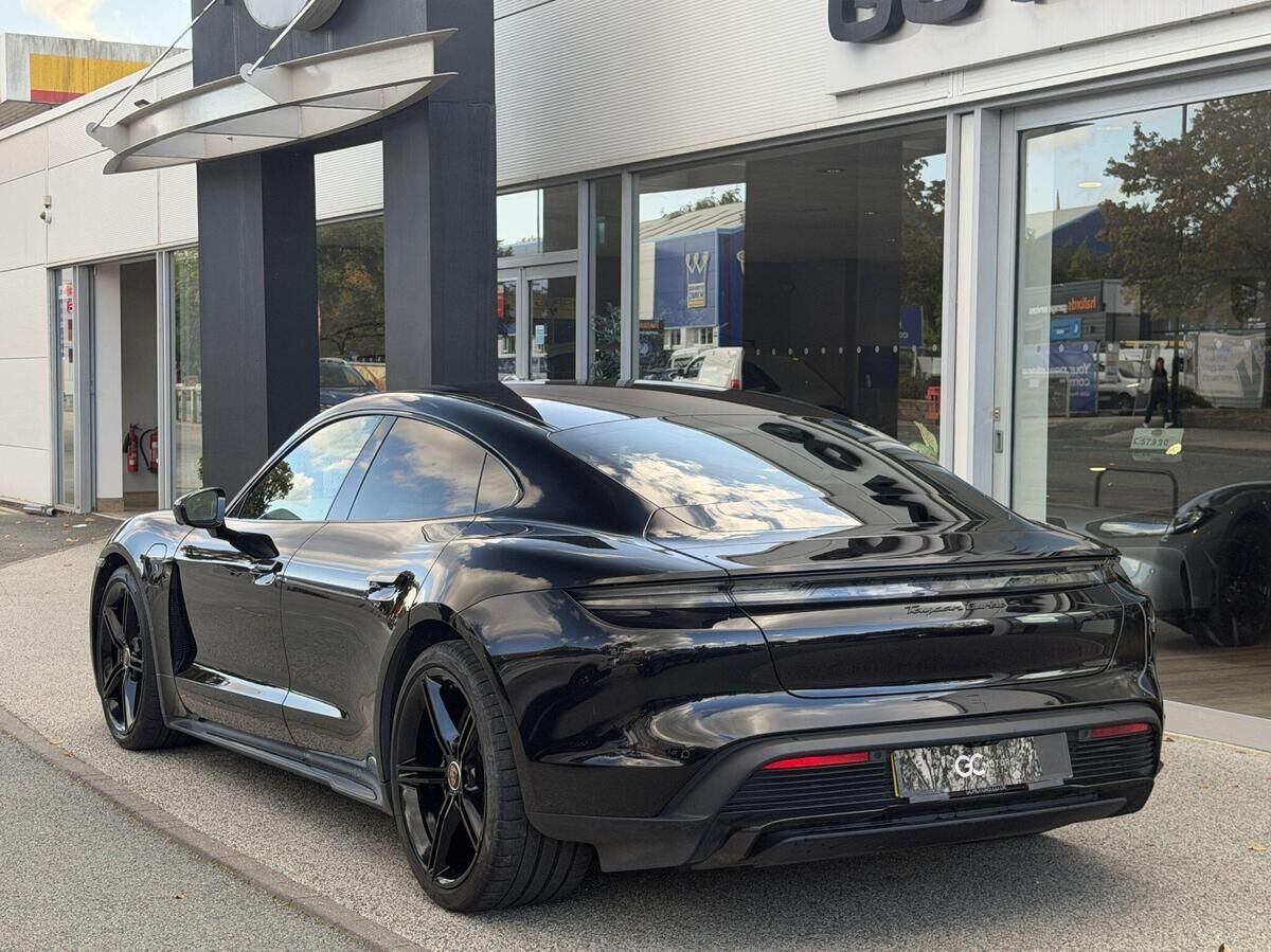 Porsche Taycan Taycan Gallery Image