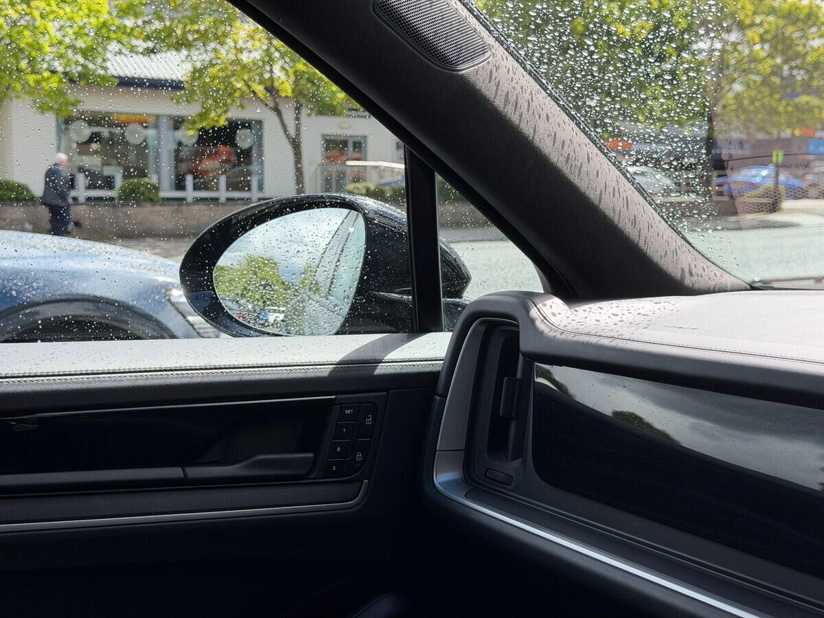 Porsche Cayenne Cayenne Gallery Image
