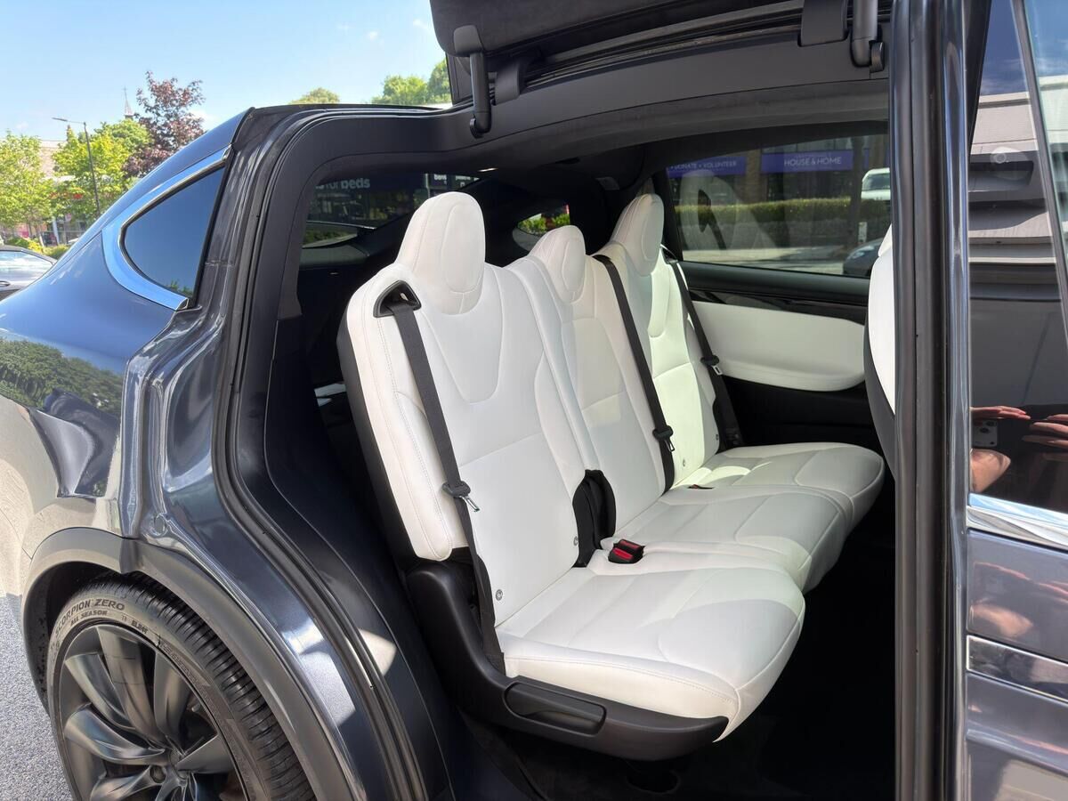 Tesla Model X Model X Gallery Image