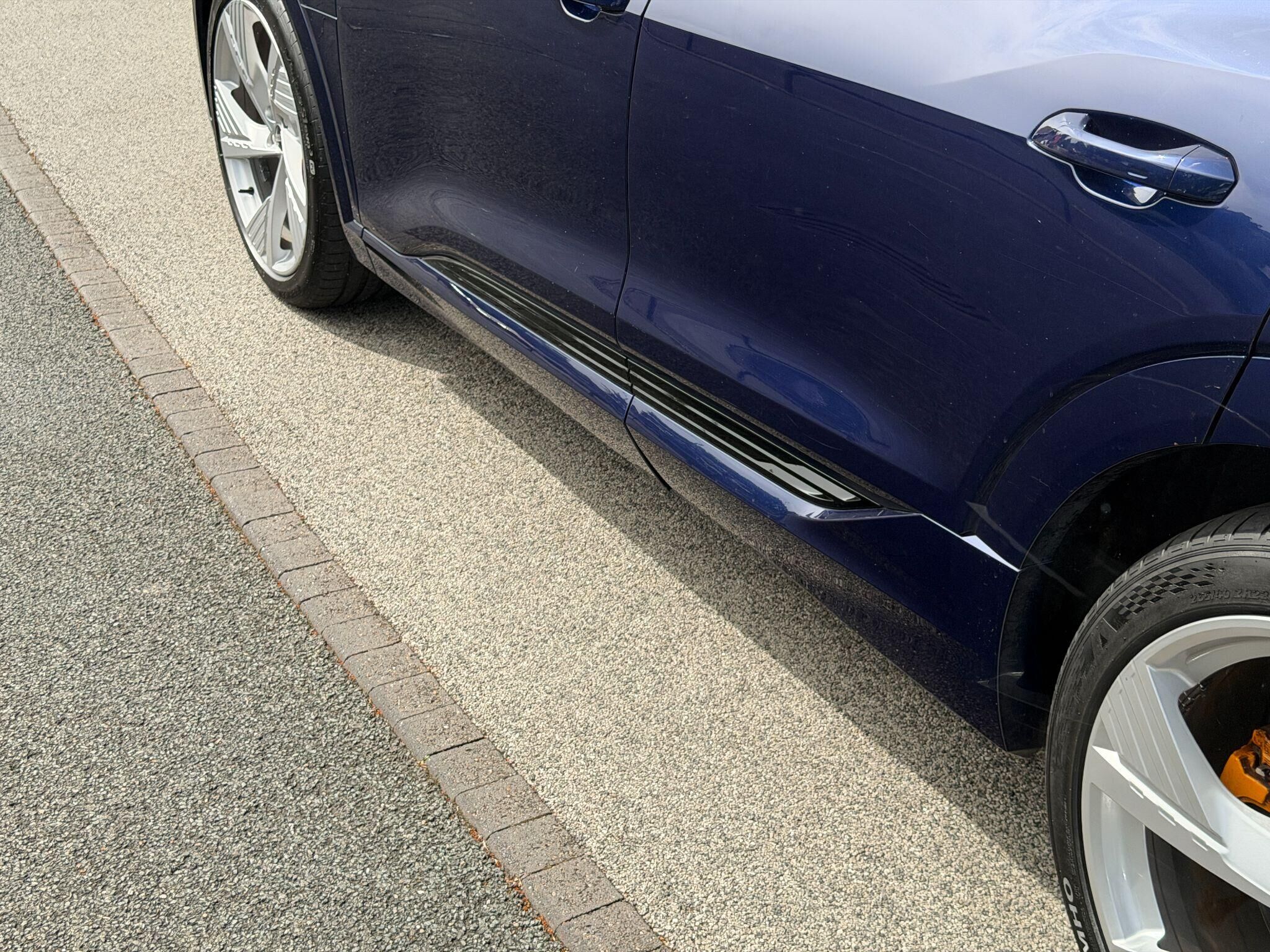 Audi e-tron e-tron Gallery Image
