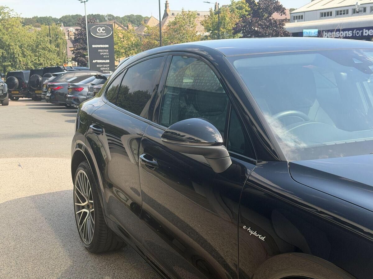 Porsche Cayenne Cayenne Gallery Image