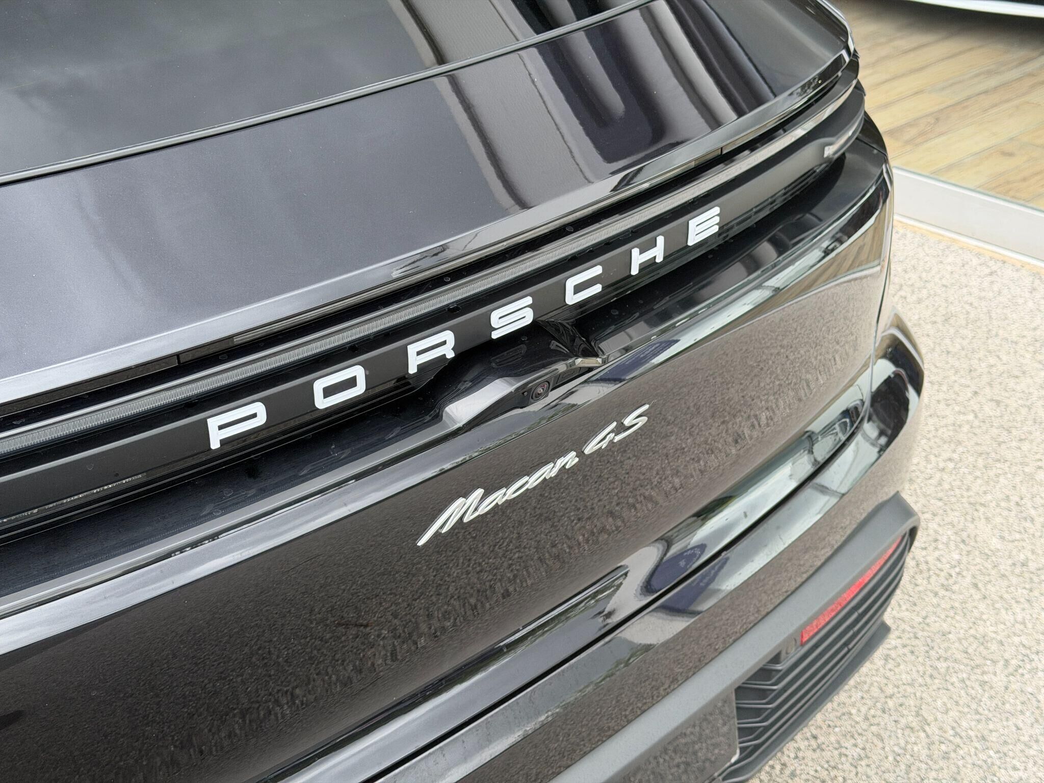 Porsche Macan Macan Gallery Image