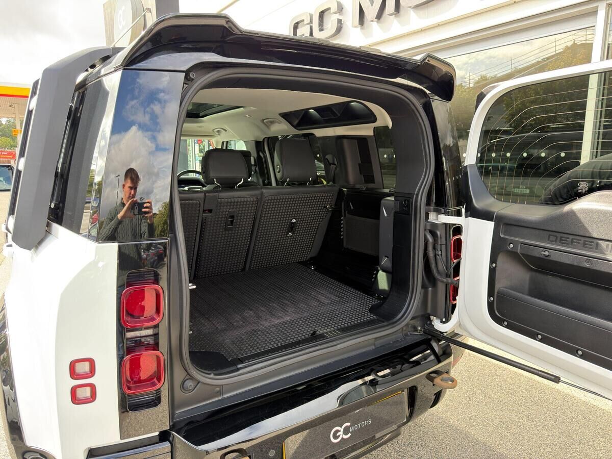 Land Rover Defender 110 Defender 110 Gallery Image