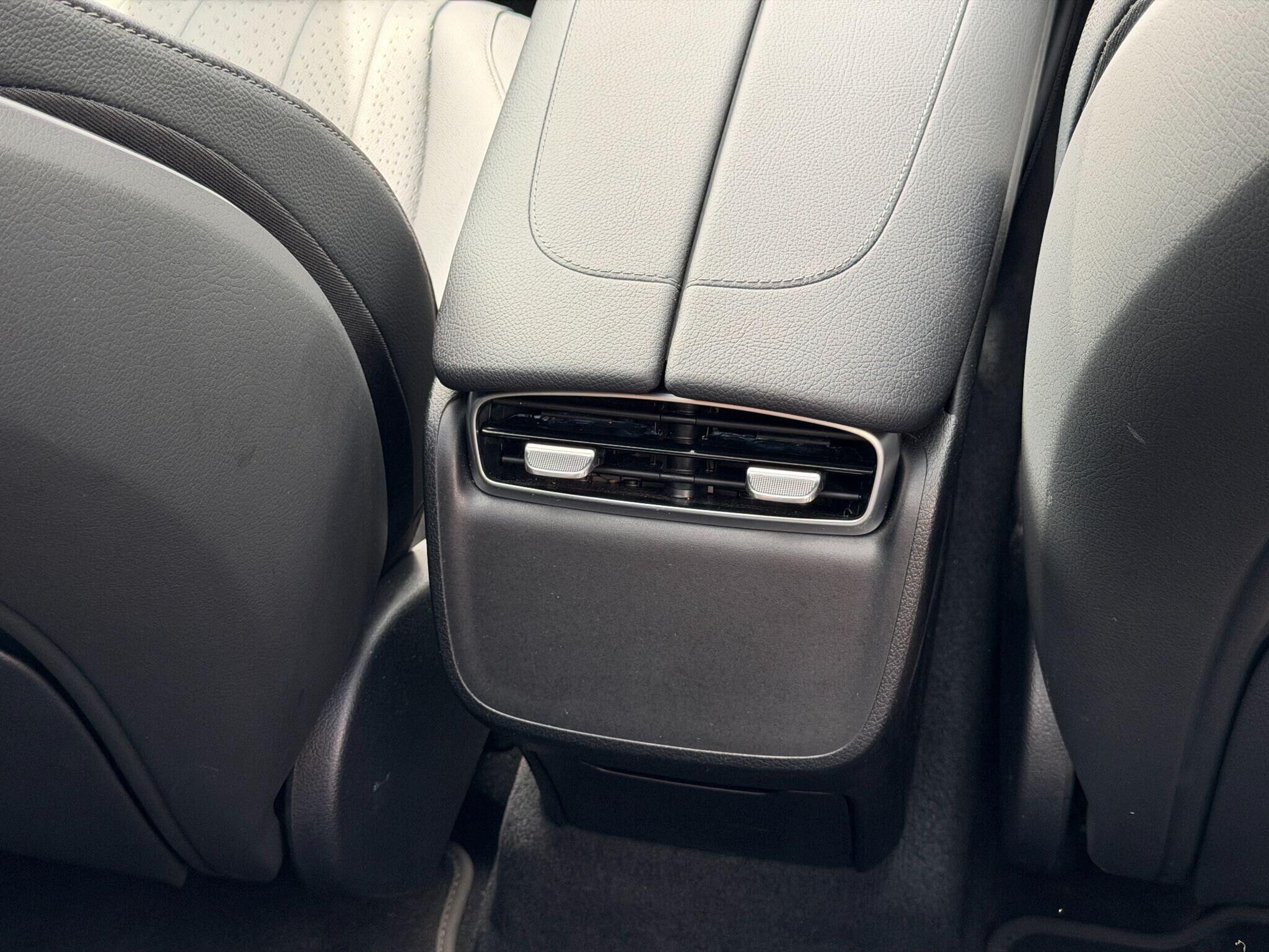 Mercedes-Benz EQE EQE Gallery Image