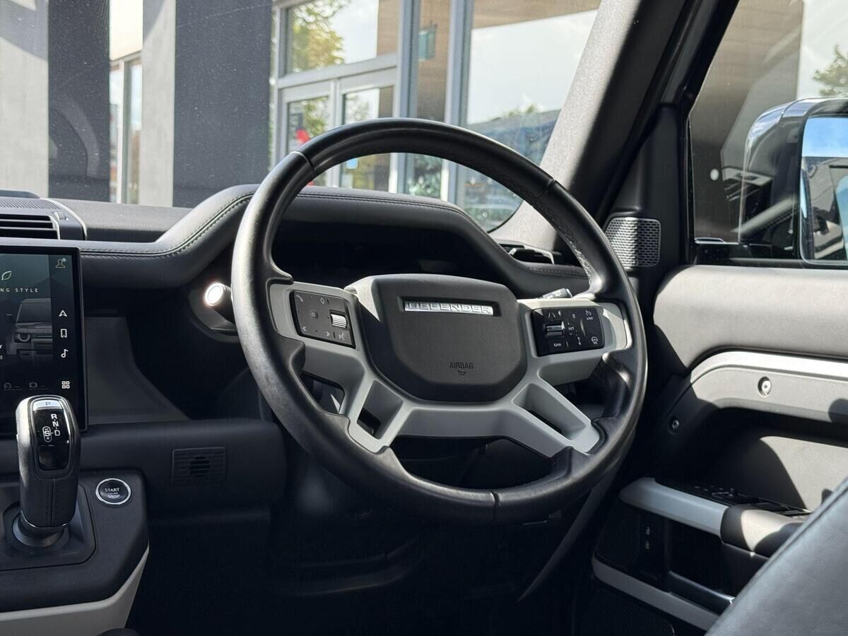 Land Rover Defender 110 Defender 110 Gallery Image